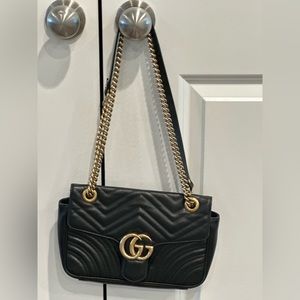 Authentic medium GG Marmont chain shoulder bag